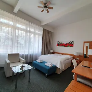 Vendégház Jana - Domov Mladeze, Prága